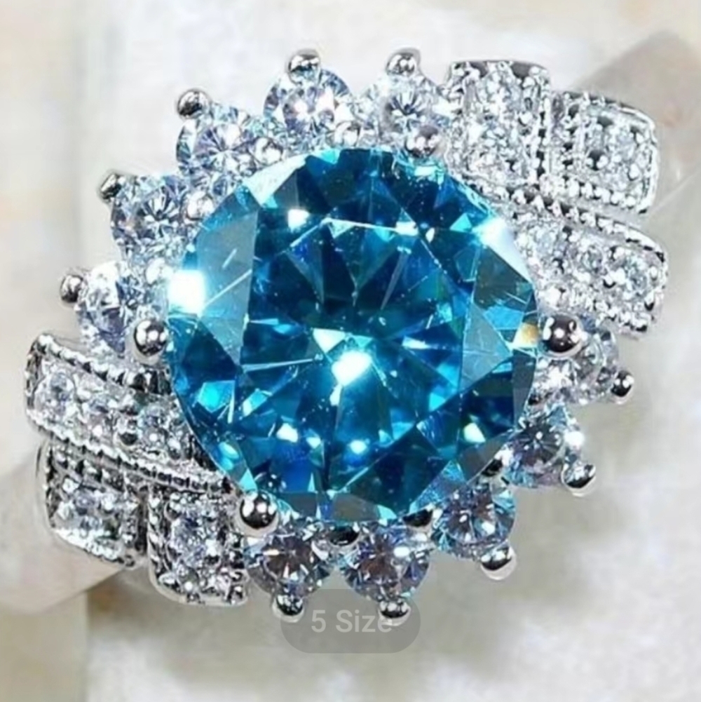 New beautiful women's blue ring